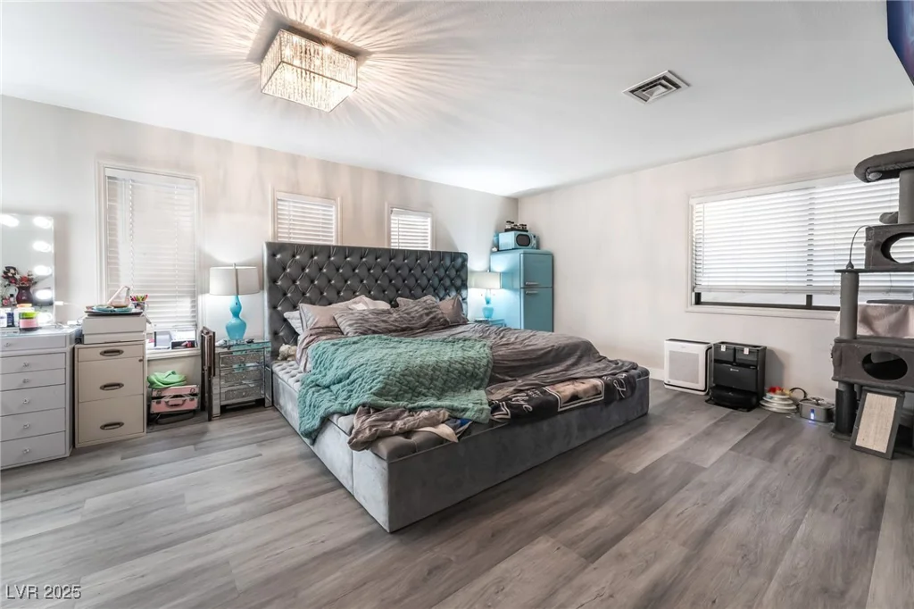 7018 Berkshire, Las Vegas, NV 89147