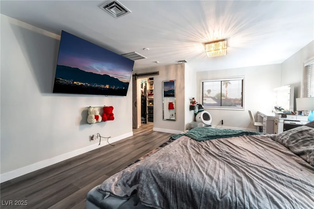 7018 Berkshire, Las Vegas, NV 89147