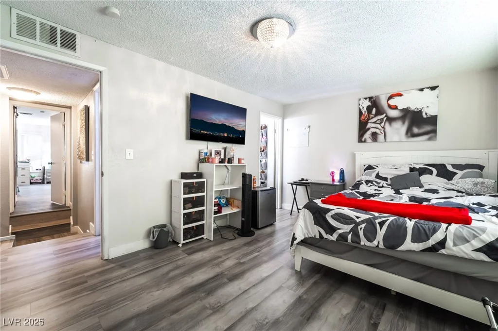 7018 Berkshire, Las Vegas, NV 89147