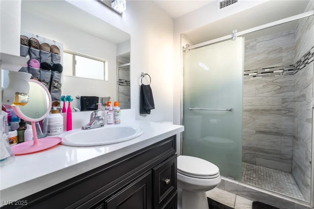 7018 Berkshire, Las Vegas, NV 89147