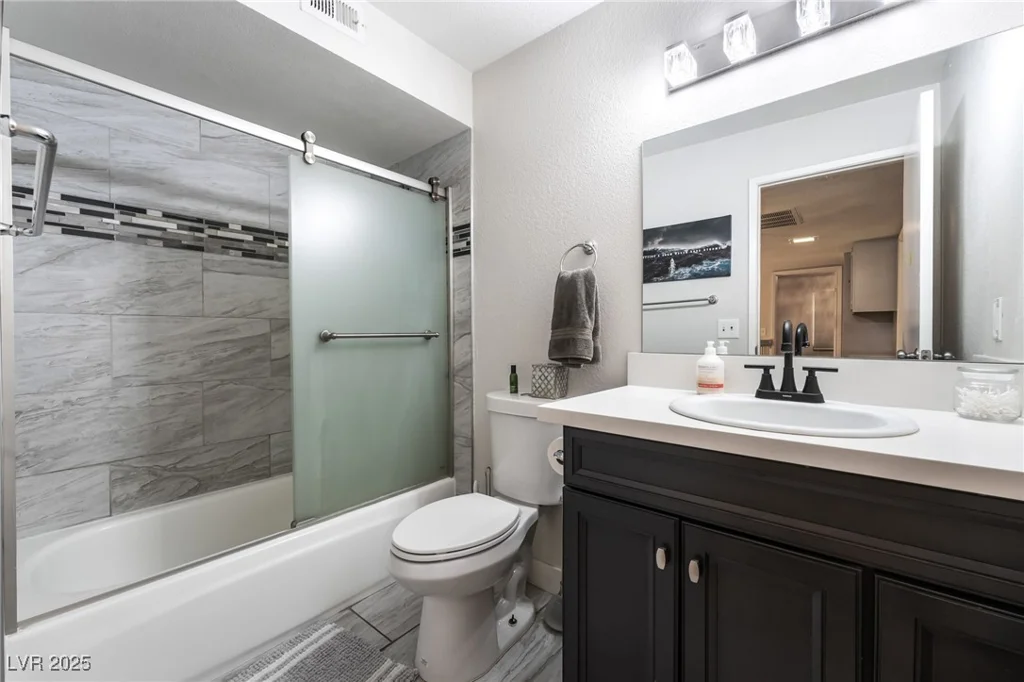 7018 Berkshire, Las Vegas, NV 89147