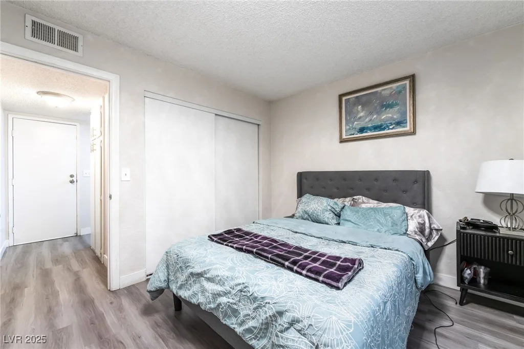 7018 Berkshire, Las Vegas, NV 89147