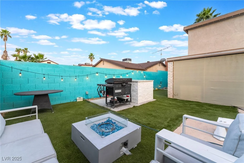 7018 Berkshire, Las Vegas, NV 89147