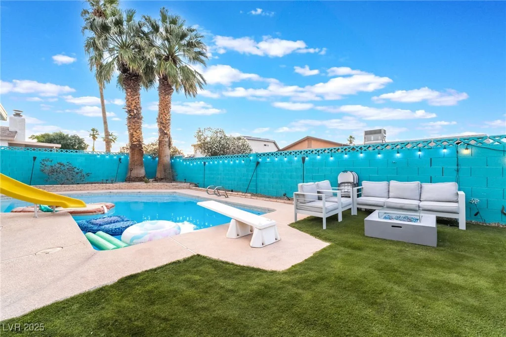 7018 Berkshire, Las Vegas, NV 89147