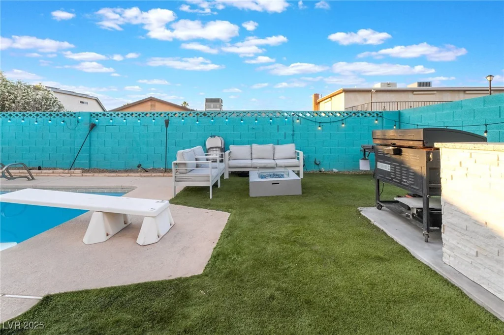 7018 Berkshire, Las Vegas, NV 89147