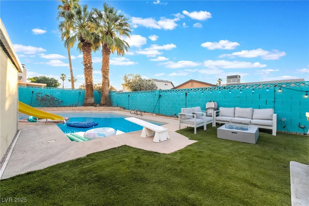 7018 Berkshire, Las Vegas, NV 89147