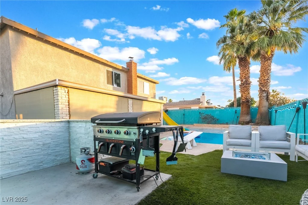 7018 Berkshire, Las Vegas, NV 89147
