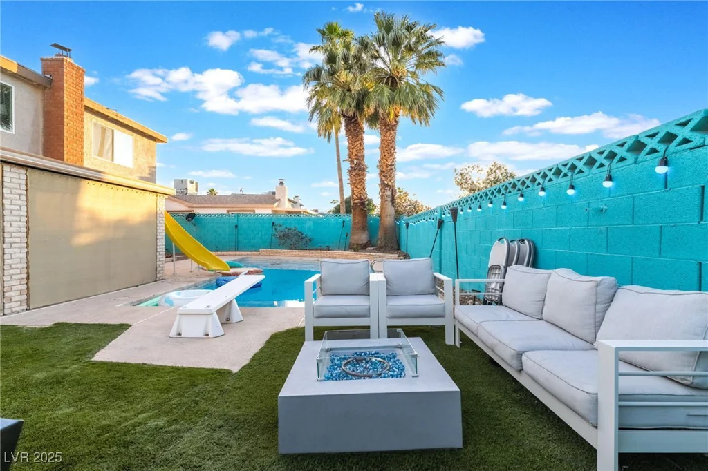 7018 Berkshire, Las Vegas, NV 89147
