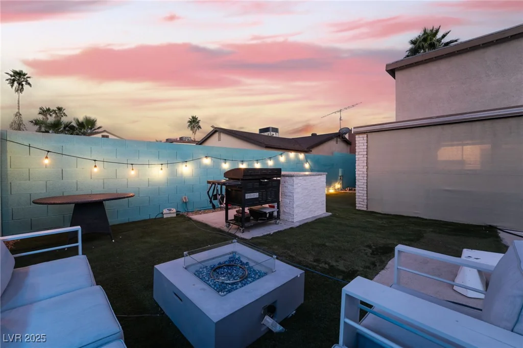 7018 Berkshire, Las Vegas, NV 89147