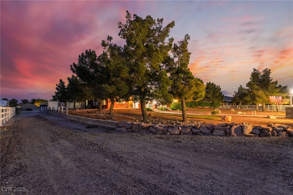 6931 Leon, Las Vegas, NV 89131