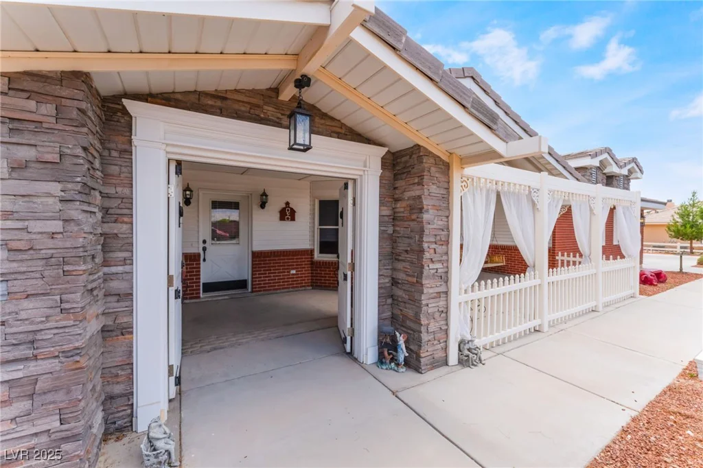 6931 Leon, Las Vegas, NV 89131