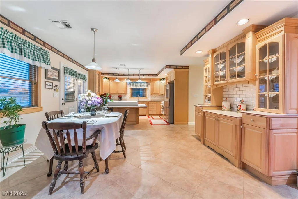 6931 Leon, Las Vegas, NV 89131