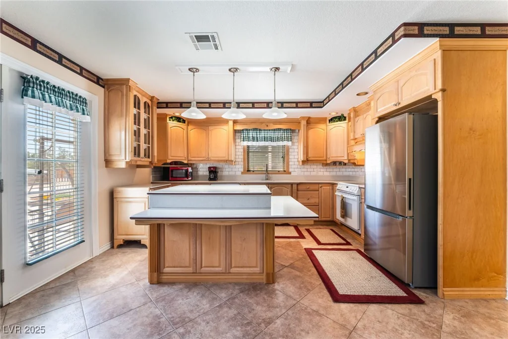 6931 Leon, Las Vegas, NV 89131