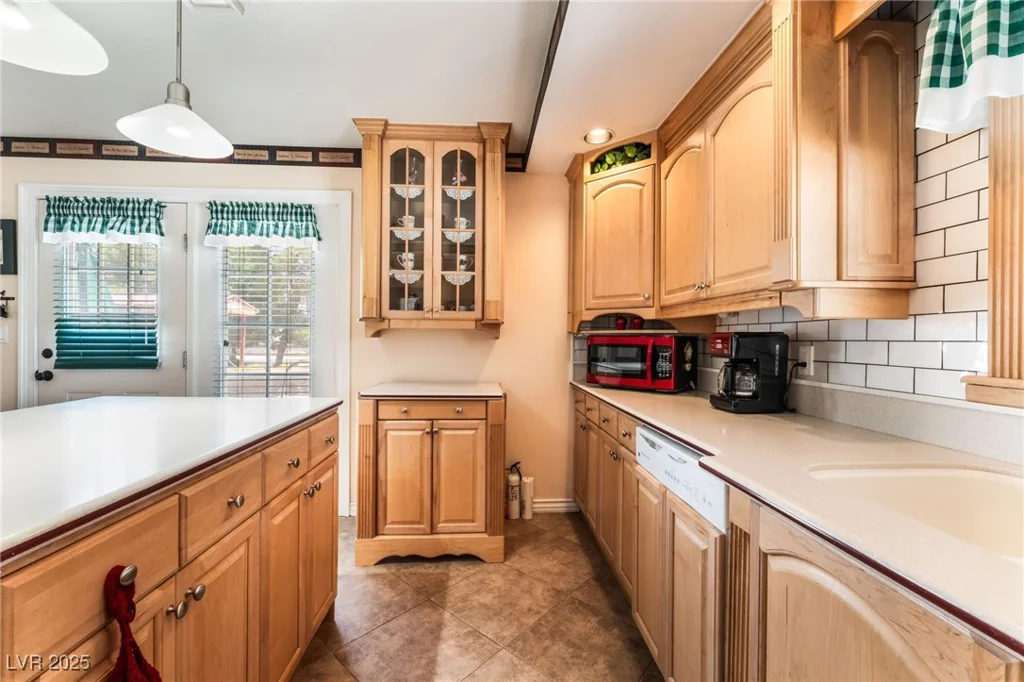 6931 Leon, Las Vegas, NV 89131