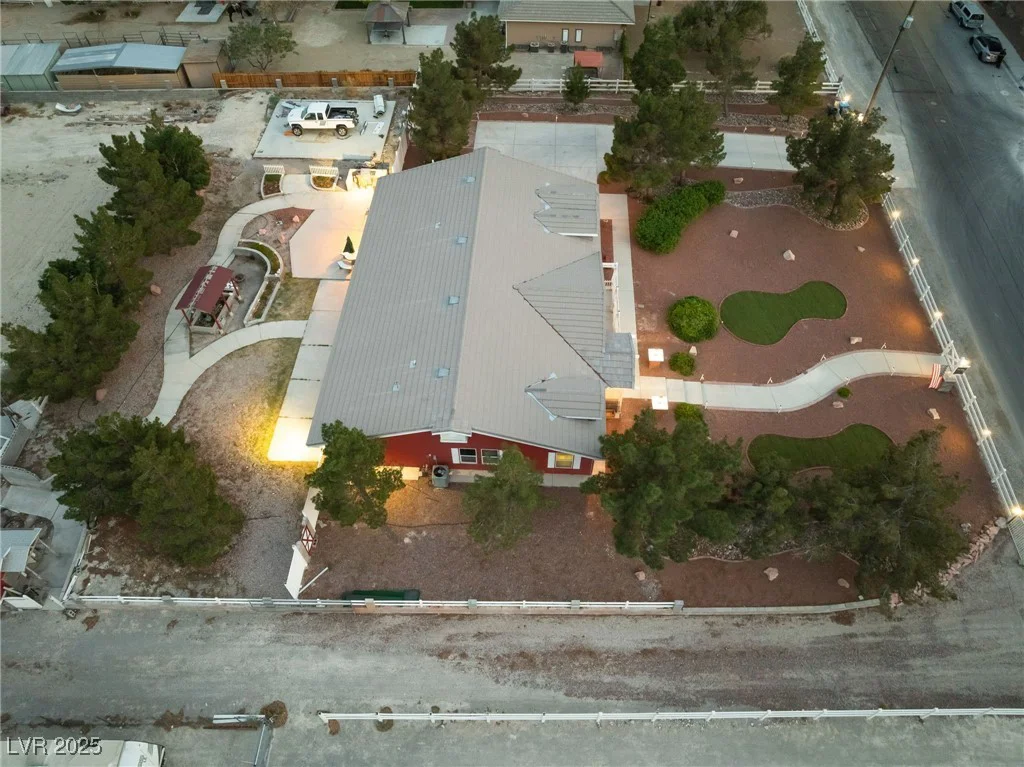 6931 Leon, Las Vegas, NV 89131