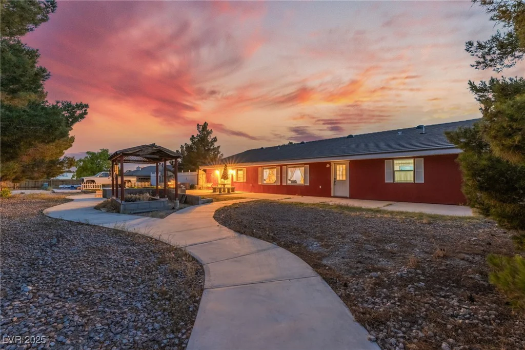 6931 Leon, Las Vegas, NV 89131