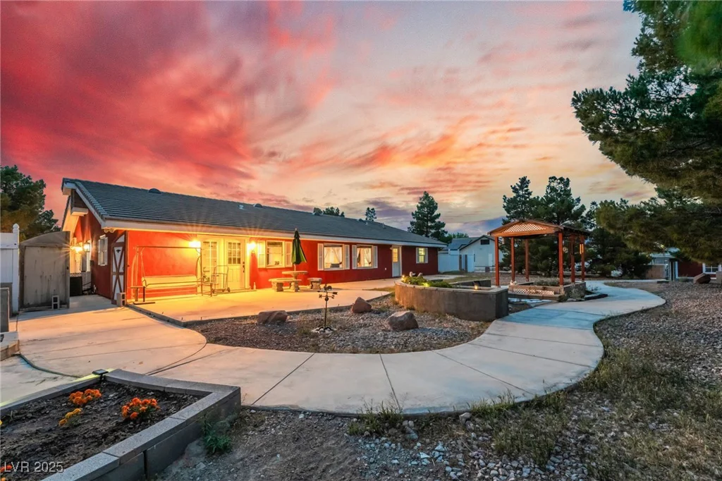 6931 Leon, Las Vegas, NV 89131