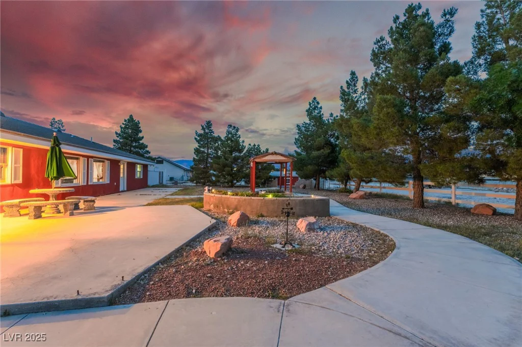 6931 Leon, Las Vegas, NV 89131