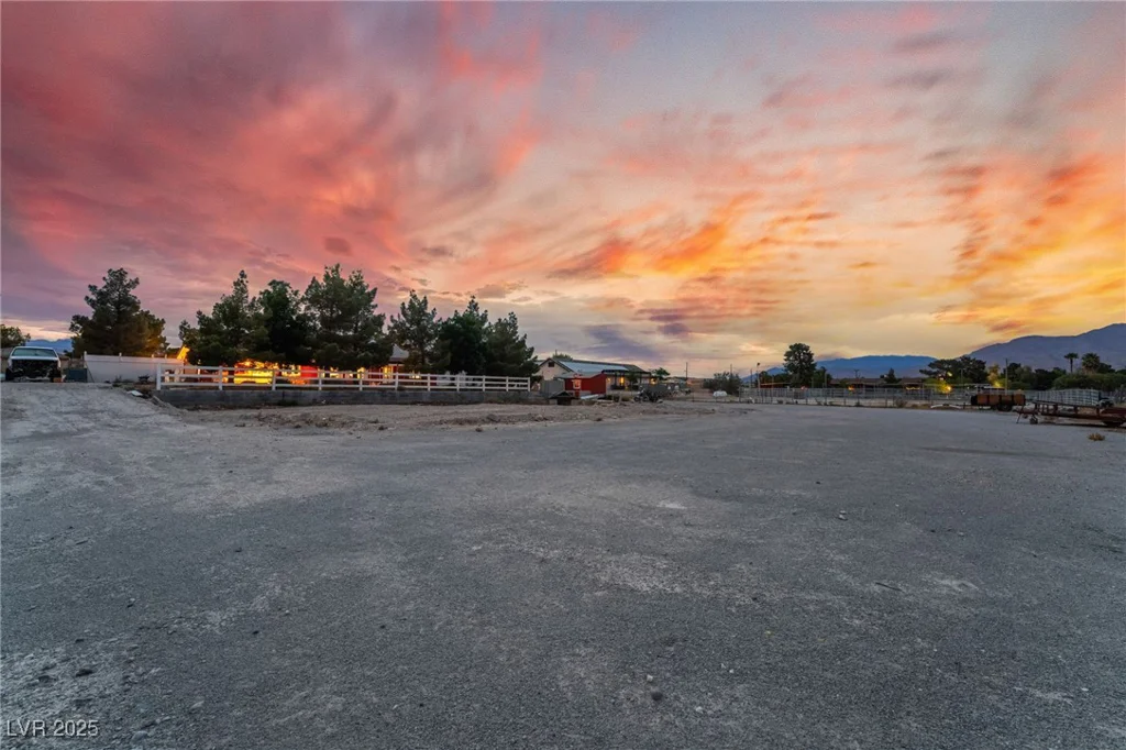6931 Leon, Las Vegas, NV 89131