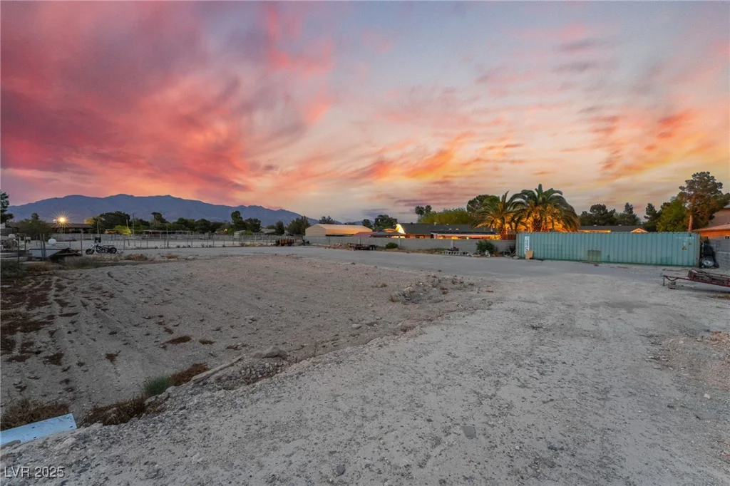 6931 Leon, Las Vegas, NV 89131