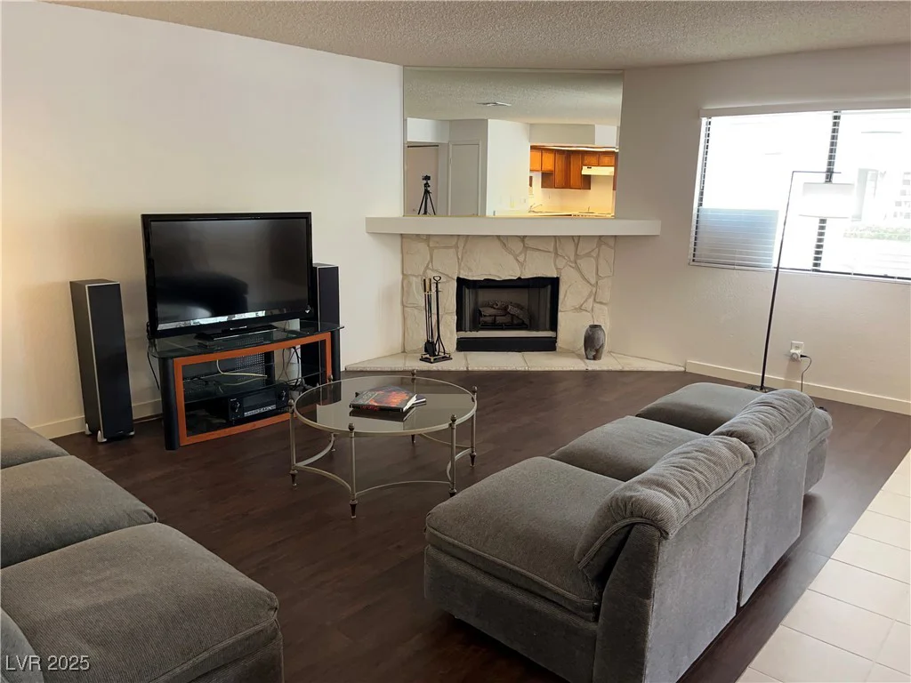 2704 Otter Creek, Las Vegas, NV 89117