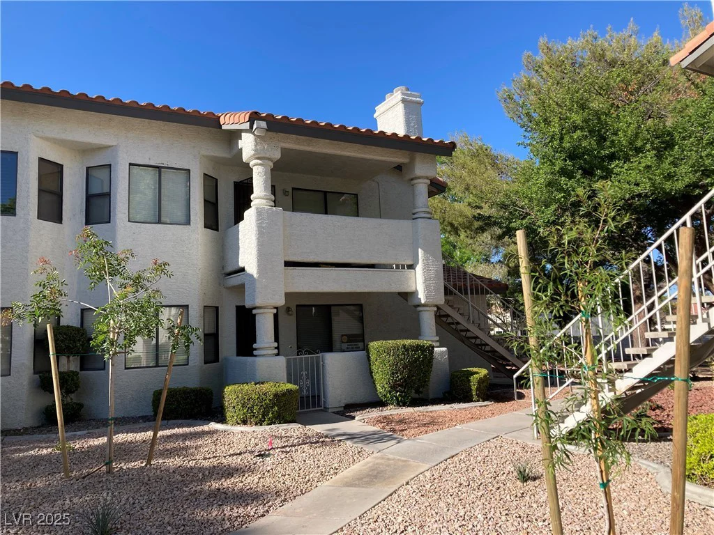 2704 Otter Creek, Las Vegas, NV 89117