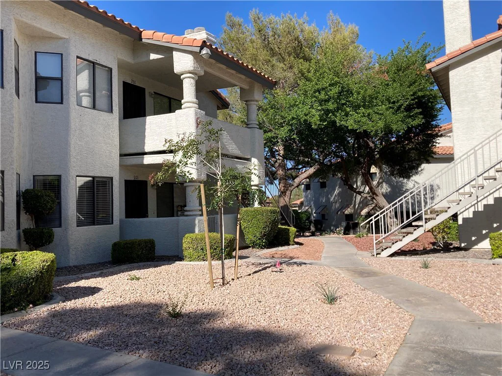 2704 Otter Creek, Las Vegas, NV 89117