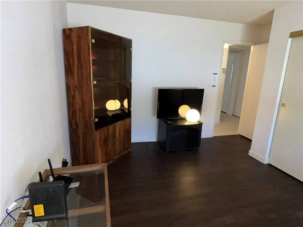 2704 Otter Creek, Las Vegas, NV 89117
