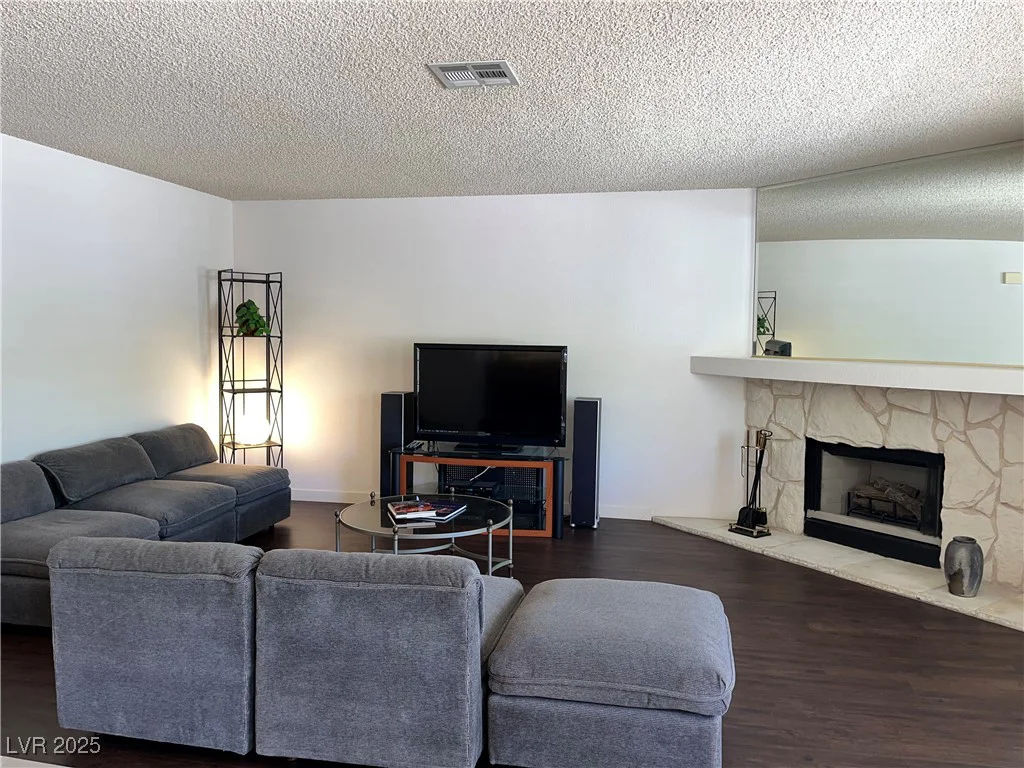 2704 Otter Creek, Las Vegas, NV 89117