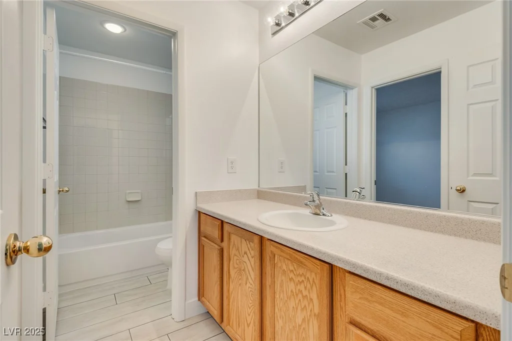 8824 Charm Canyon, Las Vegas, NV 89178