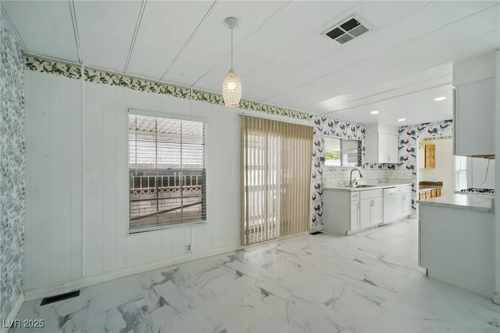 4619 Royal Ridge, Las Vegas, NV 89103