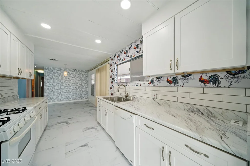 4619 Royal Ridge, Las Vegas, NV 89103