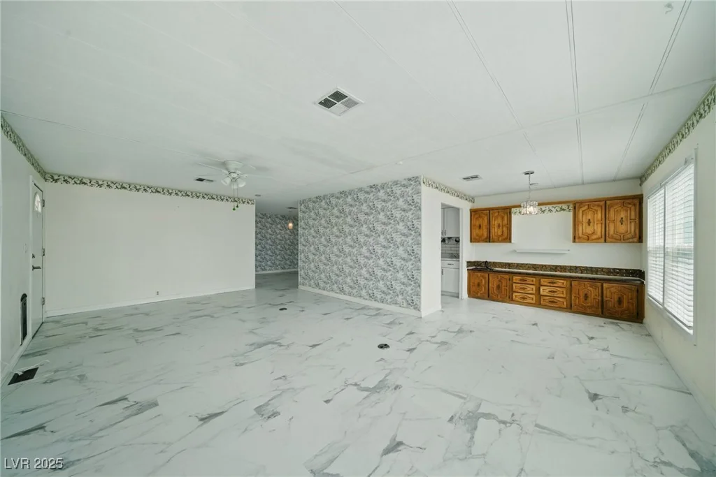 4619 Royal Ridge, Las Vegas, NV 89103
