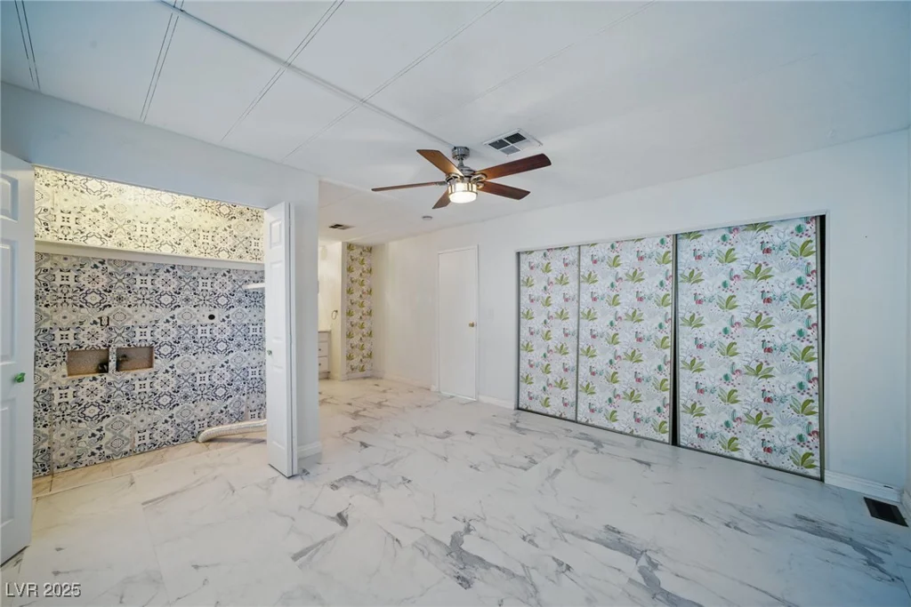 4619 Royal Ridge, Las Vegas, NV 89103