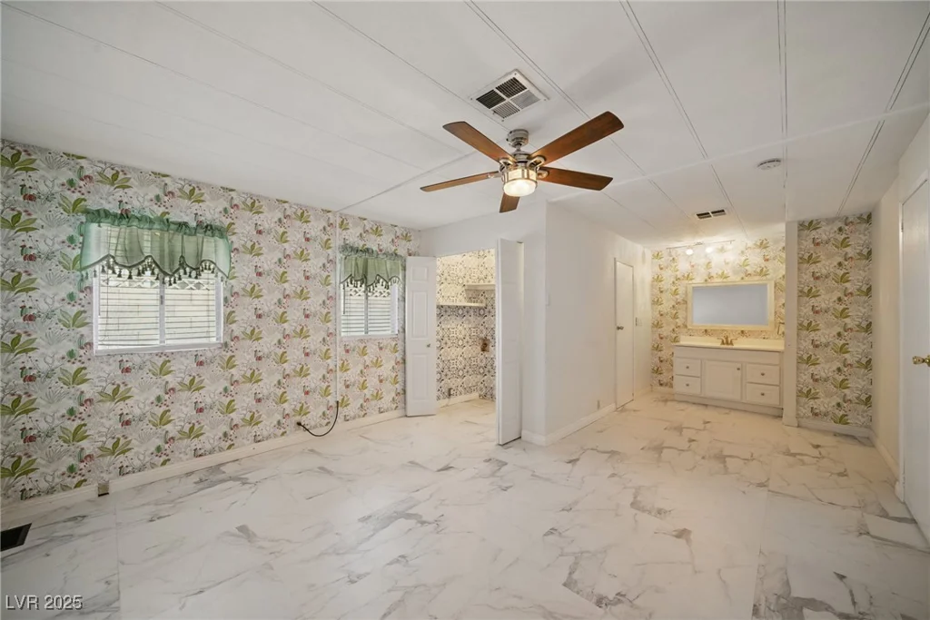 4619 Royal Ridge, Las Vegas, NV 89103