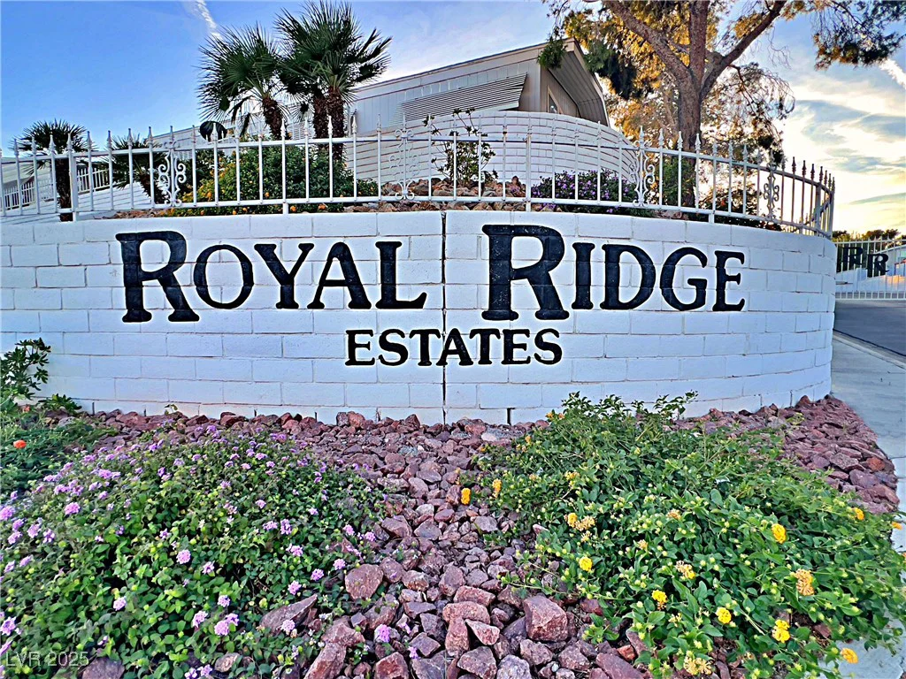 4619 Royal Ridge, Las Vegas, NV 89103