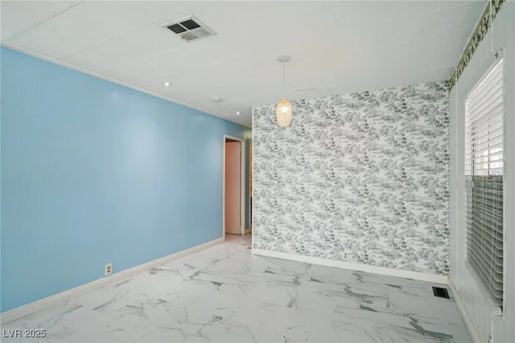 4619 Royal Ridge, Las Vegas, NV 89103