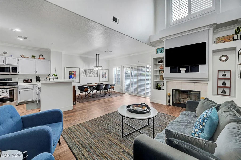 5221 Tropical Peach, Las Vegas, NV 89118