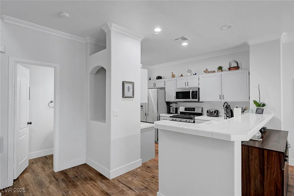 5221 Tropical Peach, Las Vegas, NV 89118
