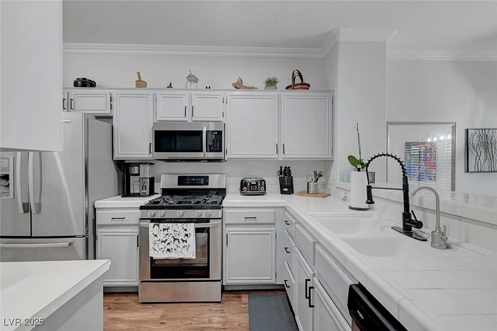 5221 Tropical Peach, Las Vegas, NV 89118