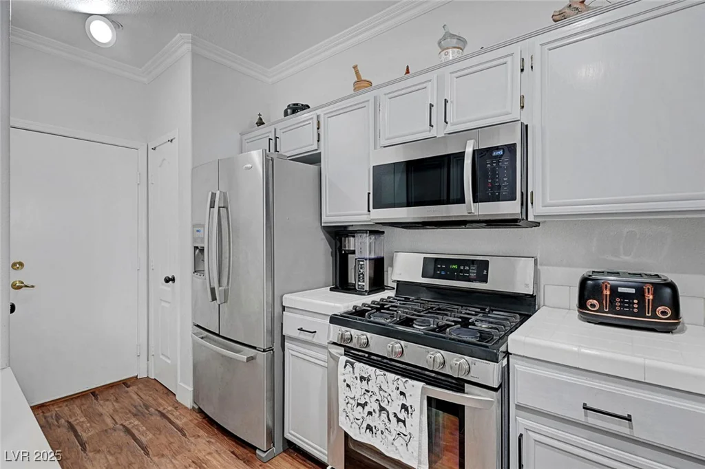 5221 Tropical Peach, Las Vegas, NV 89118