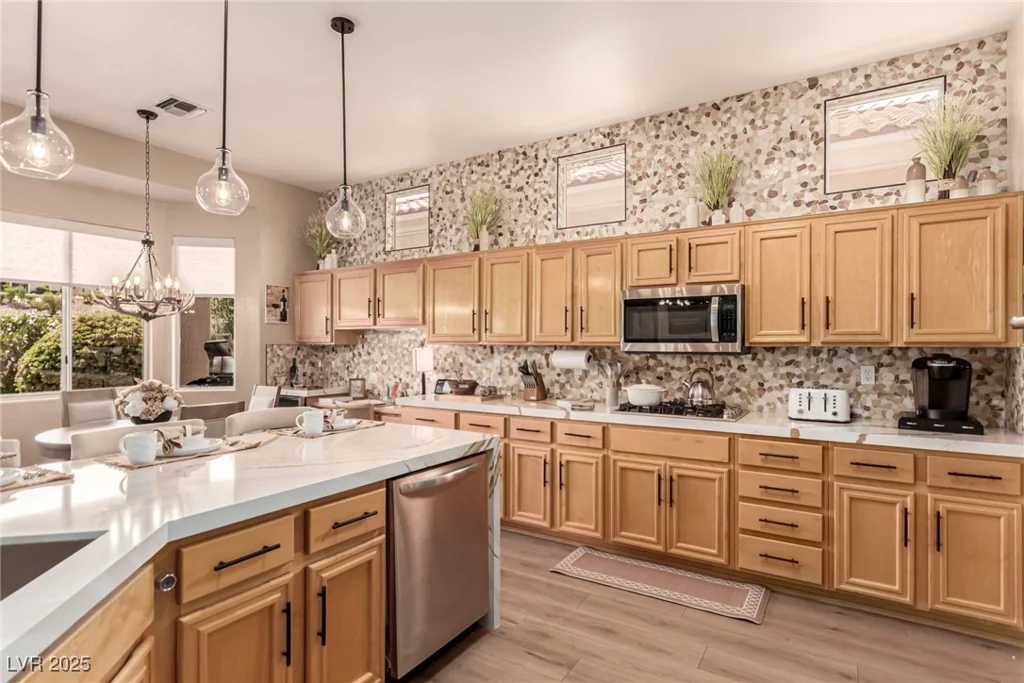 10713 Shoalhaven, Las Vegas, NV 89134