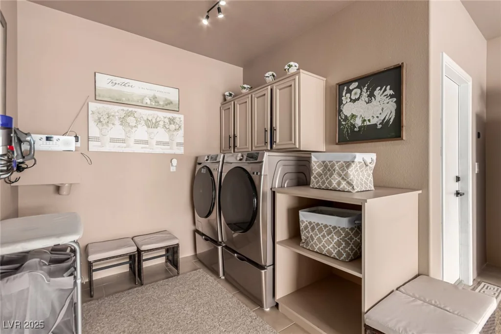 10713 Shoalhaven, Las Vegas, NV 89134
