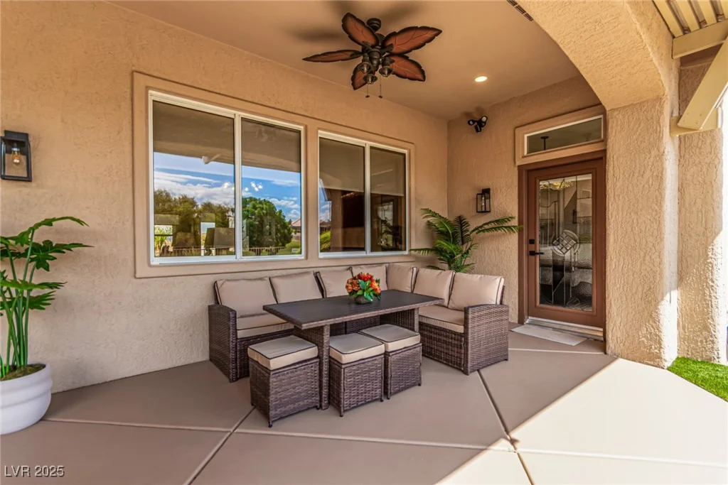 10713 Shoalhaven, Las Vegas, NV 89134