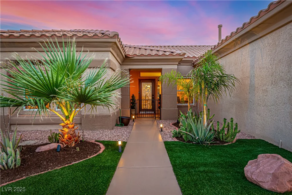 10713 Shoalhaven, Las Vegas, NV 89134
