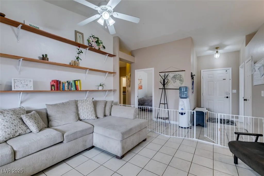 2595 Fort Lauderdale, Las Vegas, NV 89156