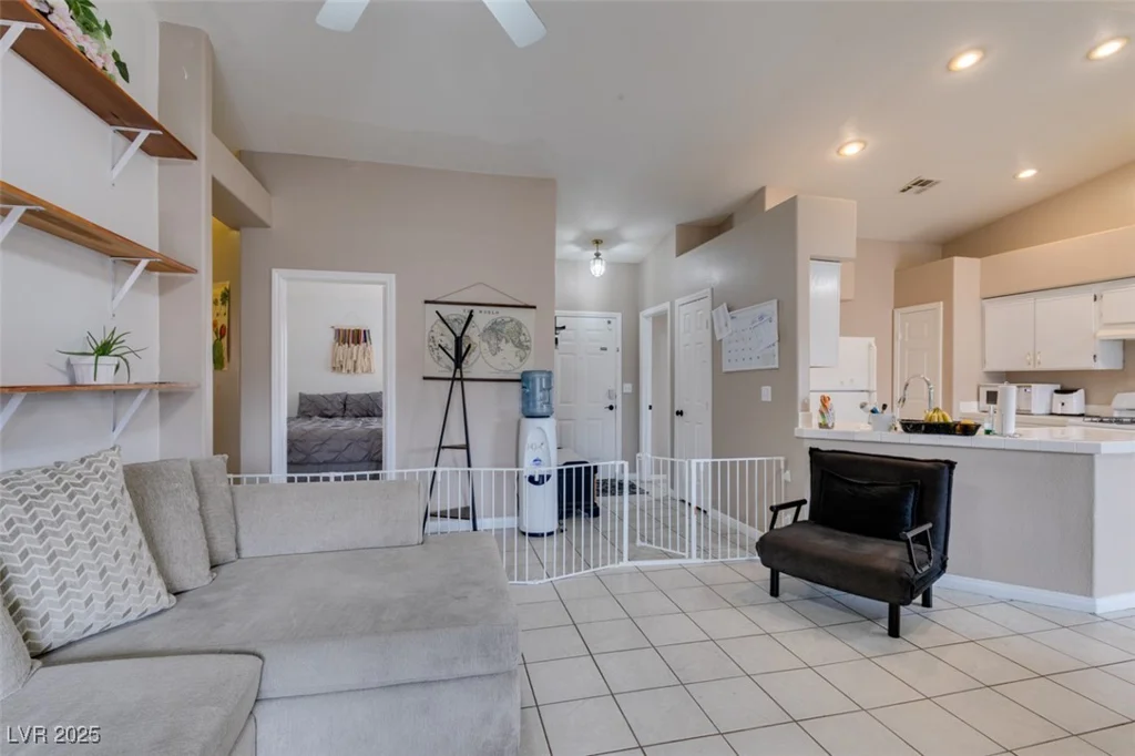 2595 Fort Lauderdale, Las Vegas, NV 89156