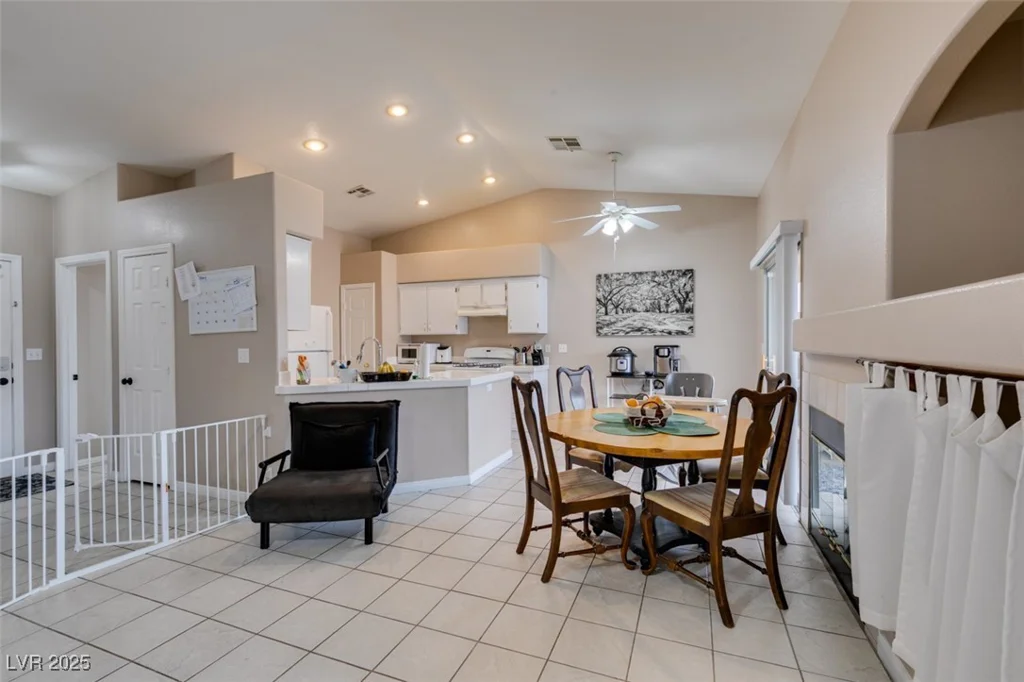 2595 Fort Lauderdale, Las Vegas, NV 89156