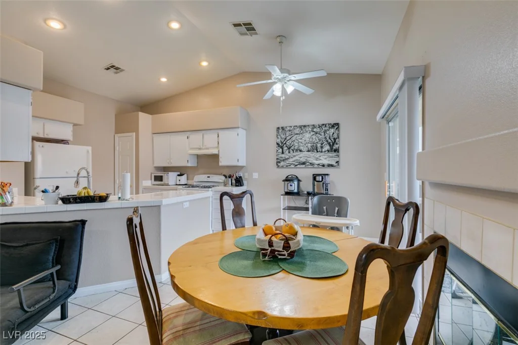 2595 Fort Lauderdale, Las Vegas, NV 89156