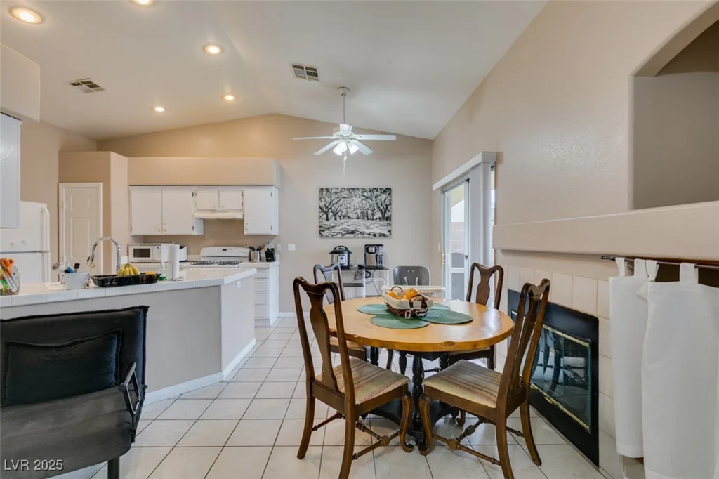 2595 Fort Lauderdale, Las Vegas, NV 89156